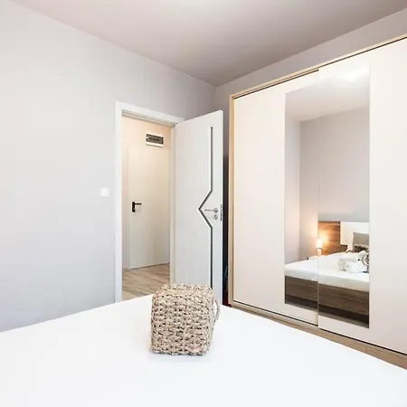 Апартаменти Coffee & Cream Nest