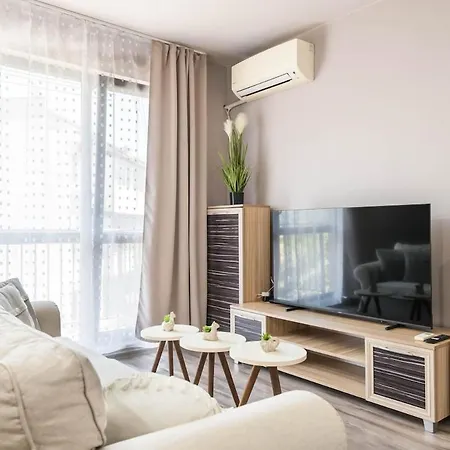 Coffee & Cream Nest Апартаменти